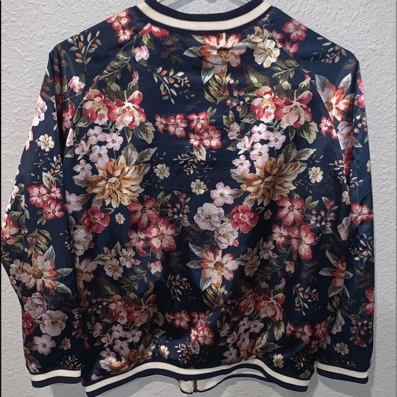 ZARA floral thin bomber jacket - Picture 3 of 3